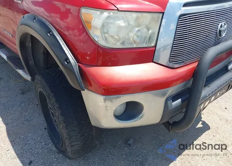 2012 Toyota Tundra Grade 5.7L V8 z USA, uszkodzony, nr VIN 5TFRY5F18CX120721